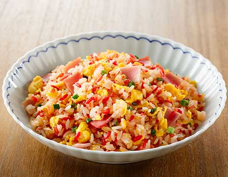 紅麹の紅チャーハン